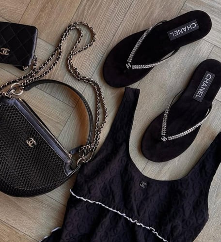 2025 مايوه شانيل شاطئ كوكو بيتش بطبعات لوقو شعار