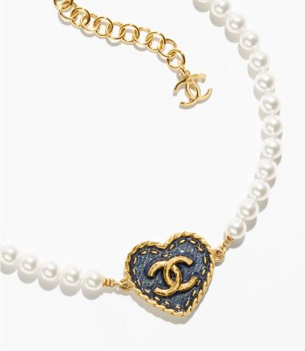 2024 قلادة شوكر لؤلؤ بلوقو شانيل الأسود