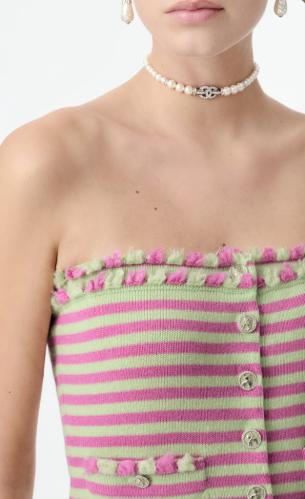 2025 قميص شانيل وردي أخضر فاتح مخطط