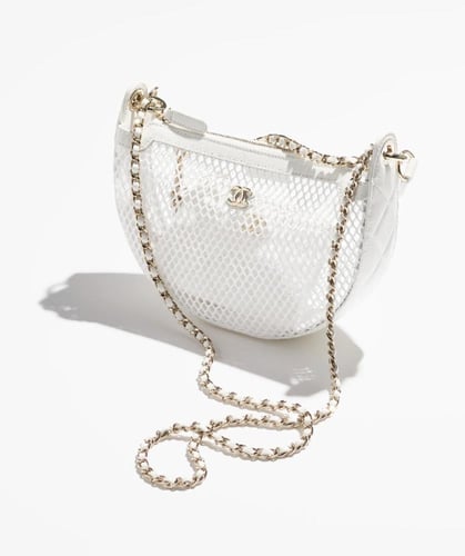 2025 حقيبة شانيل صغيرة جلد أسود لامع شبكي بمعدن ذه...