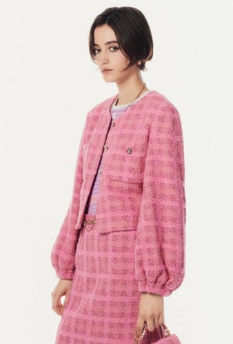 2024 جاكيت شانيل تويد بأزرار أماميه