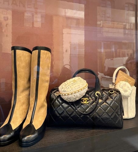2025 أحذية شانيل بوت عالية شامواه جلد مخمل بيج أسو...