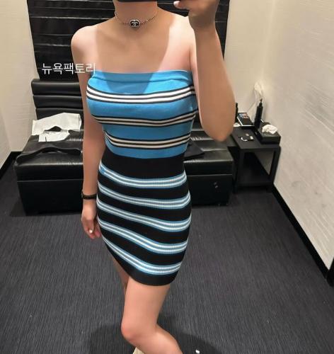 2024 فستان شانيل أزرق قصير صوف قطن