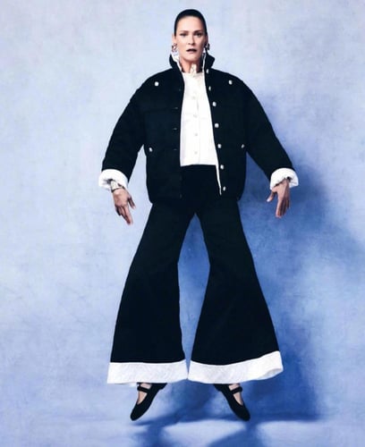 2025 معطف شانيل أسود للتزلج