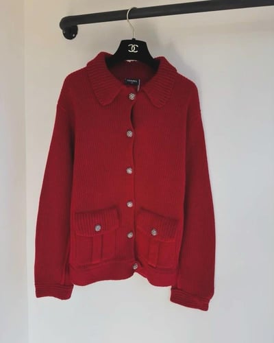 2025 بلوزون شانيل جاكيت برغندي أو أبيض