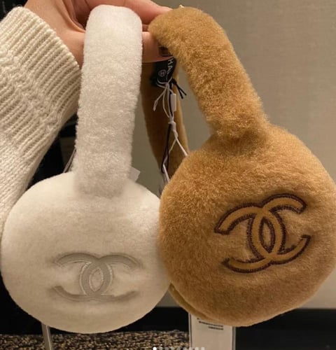 2024 أغطية أذن شانيل كوكو نيج أبيض