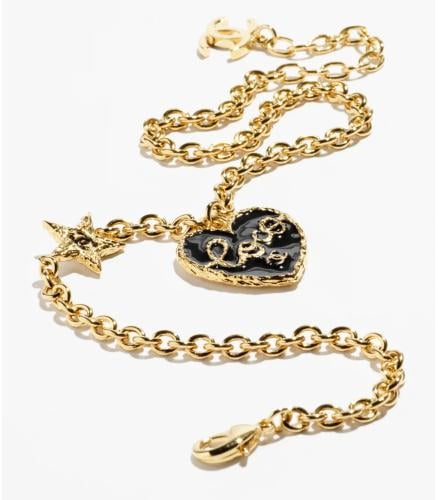 2024 قلادة شانيل بدلاية ذهبي على شكل قلب