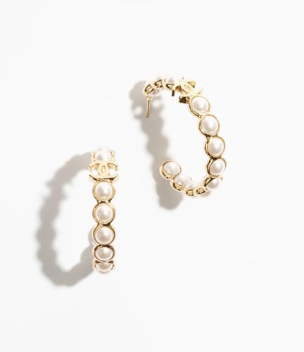 2024 أقراط على شكل حلقة ذهبي مطعم باللؤلؤ