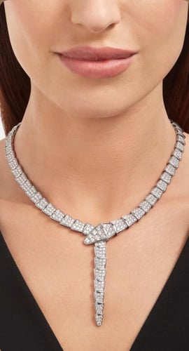 قلادة بولغاري سيربنتي فايبر فضي كريستالي