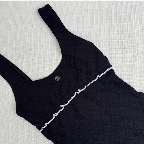 2025 مايوه شانيل شاطئ كوكو بيتش بطبعات لوقو شعار