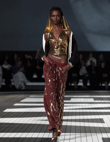 2024 كارديقان شانيل اسود قطن مفتوح من الأمام مع قب...