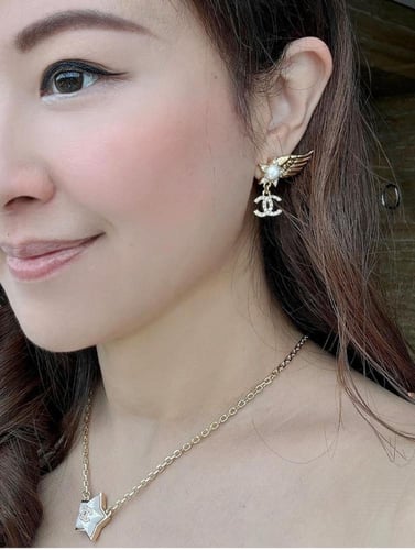 2024 أقراط شانيل جناح ذهبي لؤلؤي كريستالي