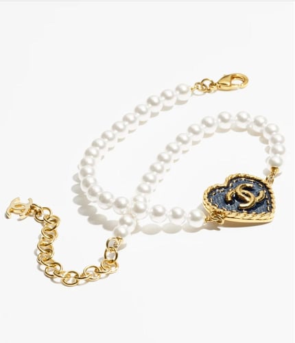 2024 قلادة شوكر لؤلؤ بلوقو شانيل الأسود