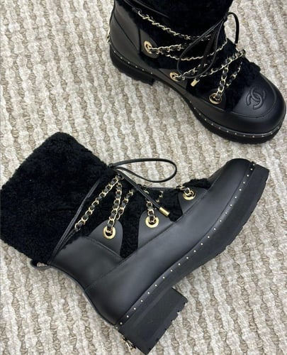 2024 أحذية شانيل بوت قصيرة جلد أسود