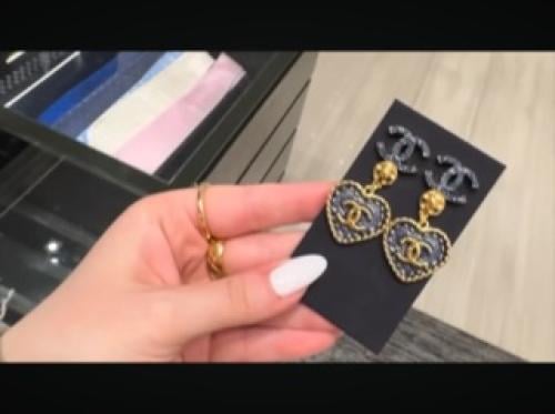 2024 أقراط شانيل بدلاية ذهبي أزرق