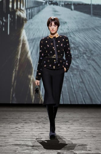 2024 حزام شانيل جلد أسود ذهبي