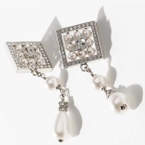 2024 اقراط شانيل بدلاية فضي، أبيض لؤلئي، كريستالي