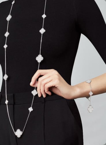 سوارة فان كليف ماجيك الهمبرا 5 زخارف فضي ابيض مرصع...