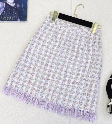2024 تنورة شانيل قصيرة تويد متقزح بنفسجي