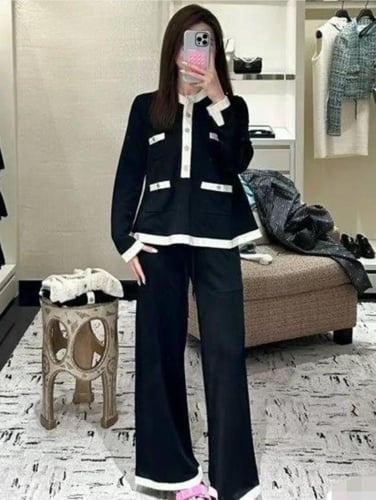 2025 كنزة شانيل بلوفر أسود بيج صوف