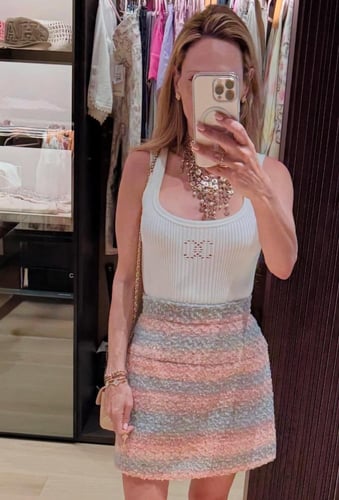 2025 تنورة شانيل تويد براق وردي فاتح