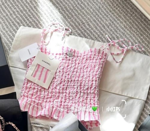 2024 قميص شانيل قطن أبيض، زهري فاتح