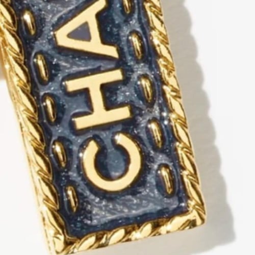 2024 اقراط شانيل بدلاية ذهبي وتعليقة