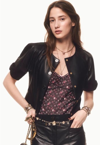 2024 قميص شانيل قصير مع سيور مرصعة بكرستال