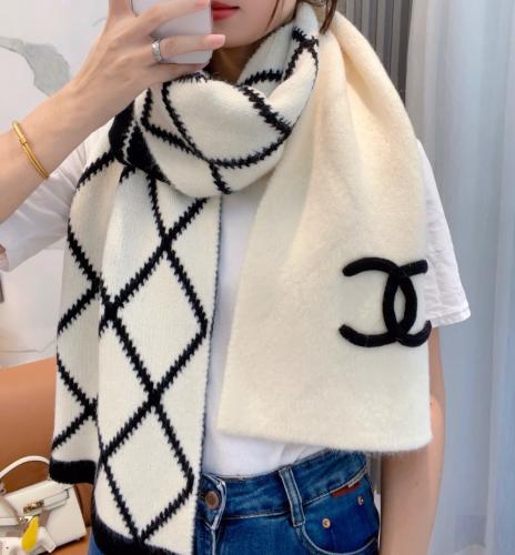 2024 وشاح شانيل صوف رمادي أو أبيض