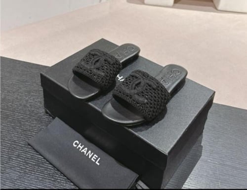 2024 حذاء شانيل كروشيه أسود صيفي للشاطئ