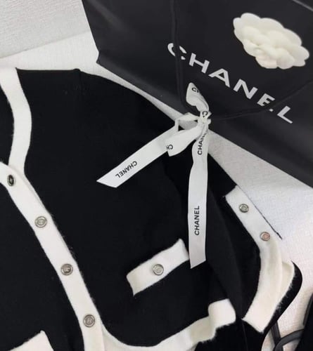 كارديغان شانيل كروز 2025 أسود, أبيض