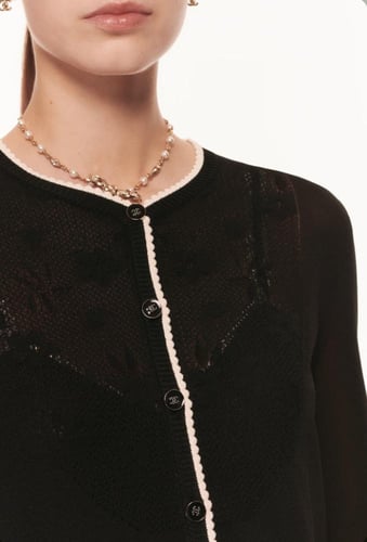 2024 قلادة شانيل شوكر ذهبي أبيض لؤلؤي كريستالي