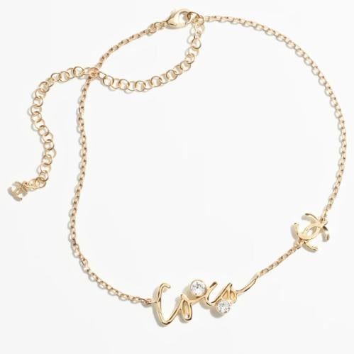 2024 قلادة كوكو شانيل ذهبي، كريستالي