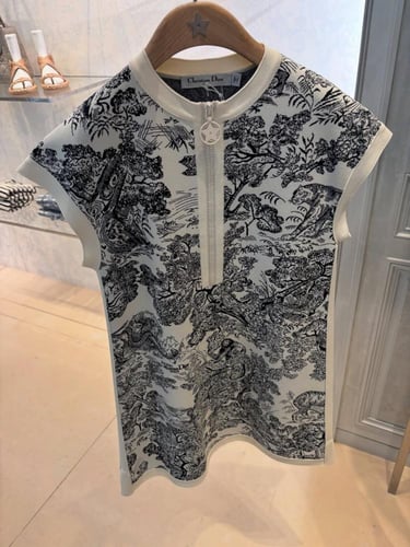 2025 فستان ديور ديوريفيرا قصير بطبعات