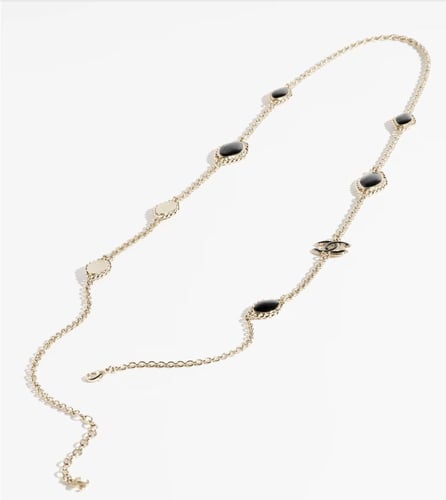 2024 قلادة شانيل طويلة ذهبي أسود