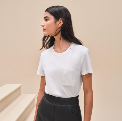 تيشيرت إيرميس أبيض قطني مطرز فاخر