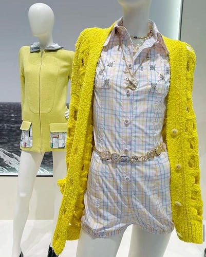 2025 كارديغان شانيل كروز 2025 أصفر, أبيض