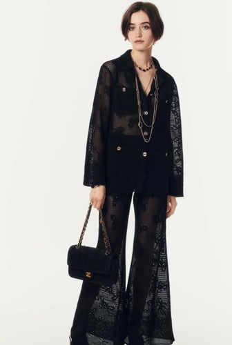 2024 قلادة شانيل طويلة ذهبي أسود