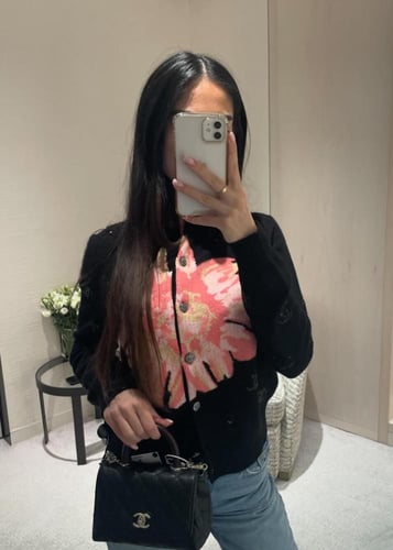 2024 كارديقان شانيل كاشمير، ترتر أسود