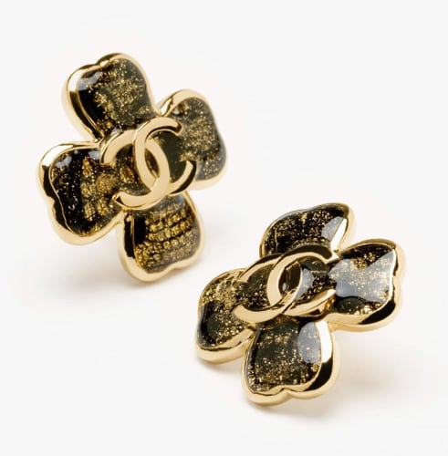 2024 أقراط شانيل غلق مسمار ذهبي أسود