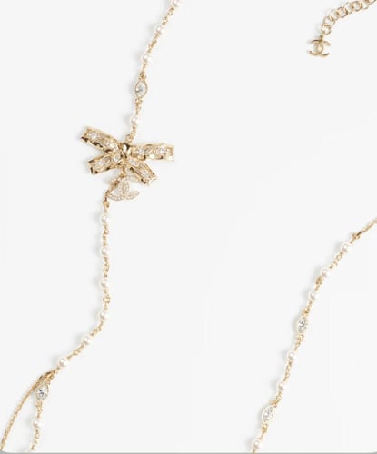 2024 قلادة شانيل طويلة ذهبي أبيض لؤلؤي كريستالي