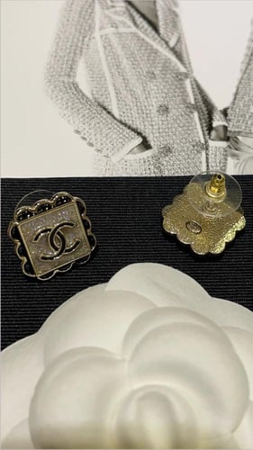 2025 أقراط شانيل غلق مسمار معدن راتنج ذهبي أبيض رم...