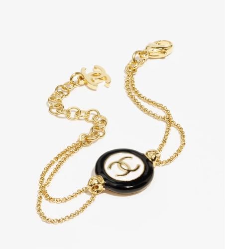 2024 سوار شانيل لؤلؤي ذهبي