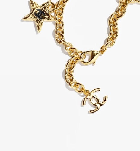 2024 قلادة شانيل بدلاية معدن ذهبي، أسود