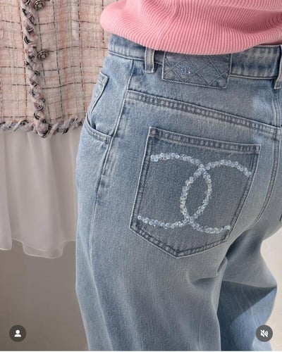 2025 جينز شانيل دينم أزرق مطرز بترتر كوكو بيتش