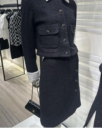 2025 بلوزون شانيل جاكيت تويد أسود أبيض