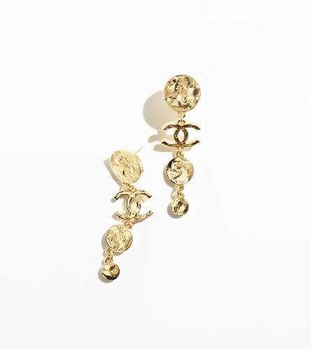 2024 اقراط شانيل بدلاية ذهبي