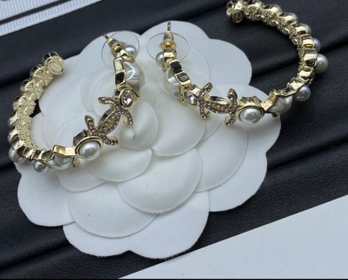 2024 اقراط شانيل حلقة معدن ستراس لآلئ بمرصعه بالنج...