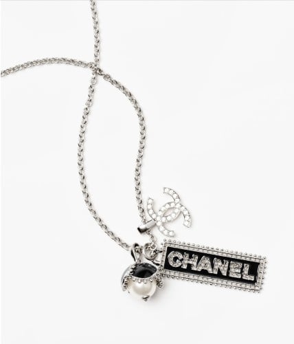 2024 سلسال شانيل قلادة اسود طويلة بدلاية معدن سترا...