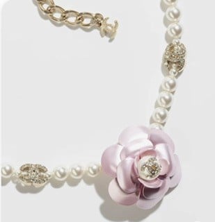 2023 قلادة شوكر لؤلؤ بزهرة الكاميليا الوردية بلوقو...